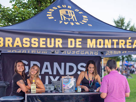 collaborer-equipe-motivee-benevoles
